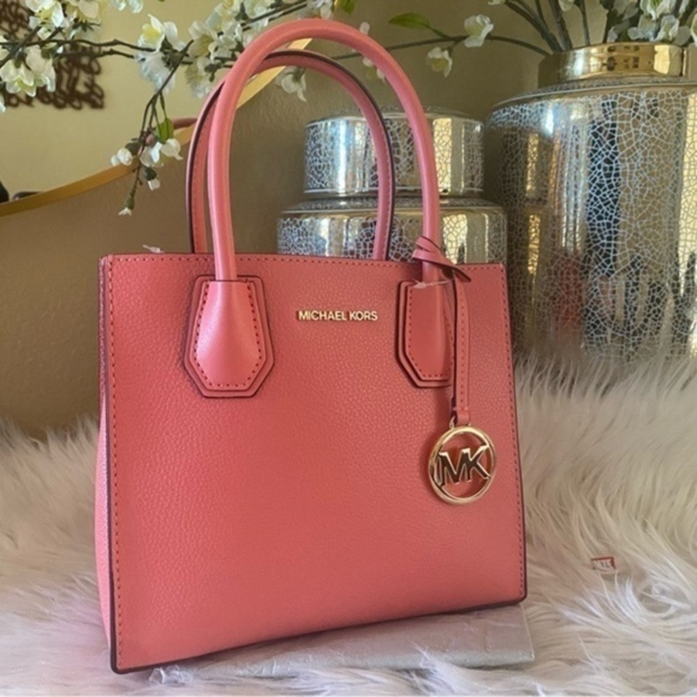 New Michael Kors Mercer medium messenger Bag - Picture 5 of 15